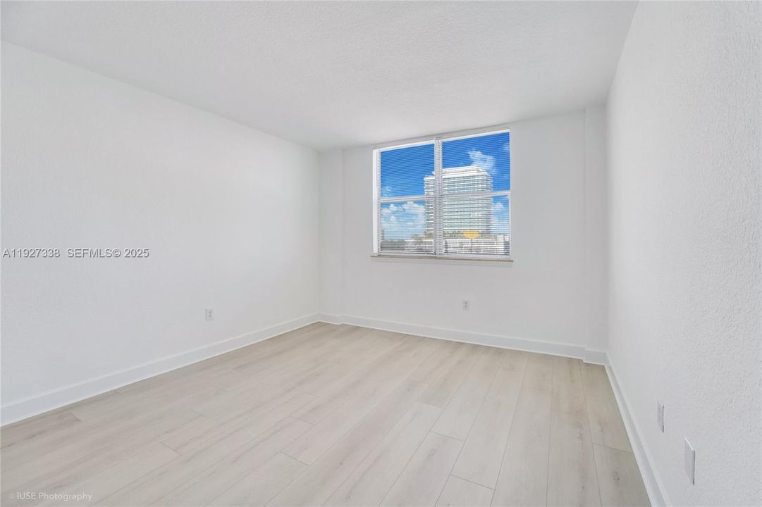 For Sale: $470,000 (2 beds, 2 baths, 1287 Square Feet)