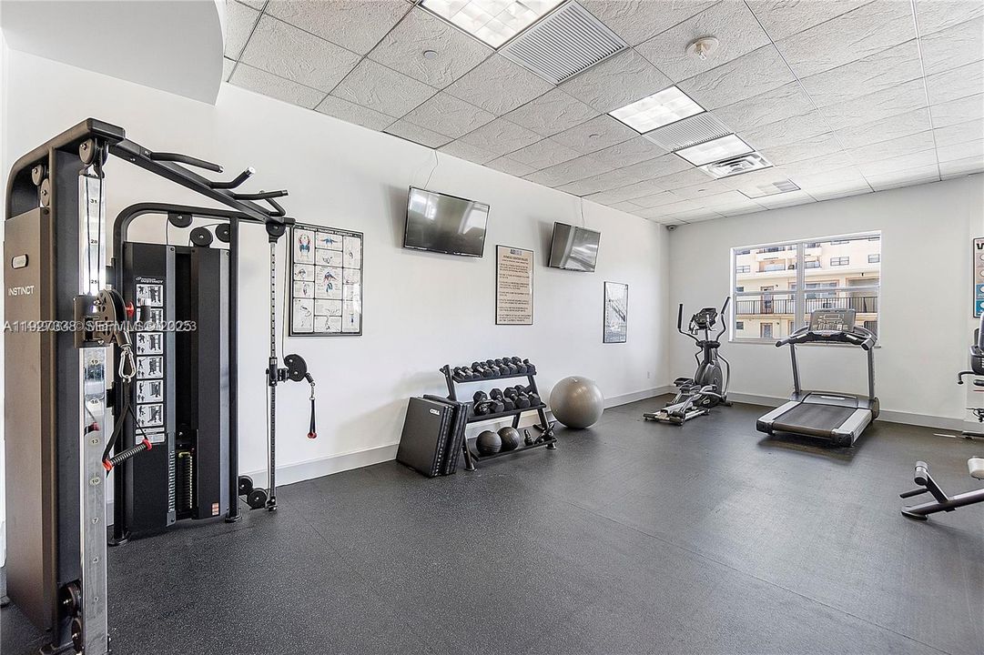 For Sale: $470,000 (2 beds, 2 baths, 1287 Square Feet)