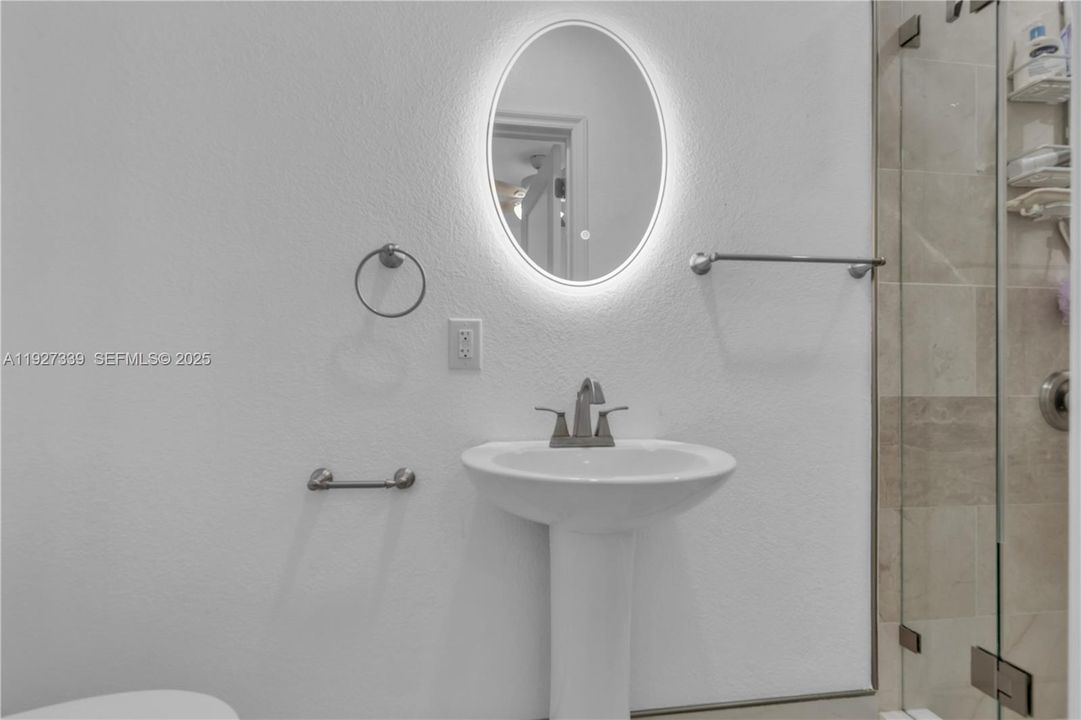 For Sale: $1,650,000 (4 beds, 5 baths, 3044 Square Feet)