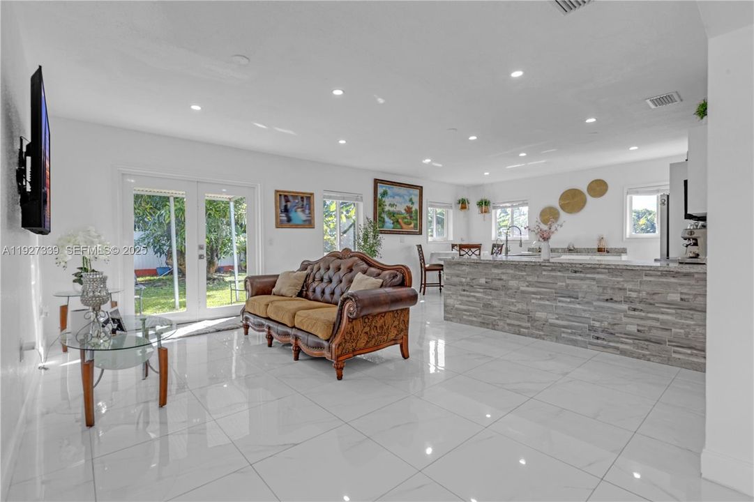 For Sale: $1,650,000 (4 beds, 5 baths, 3044 Square Feet)