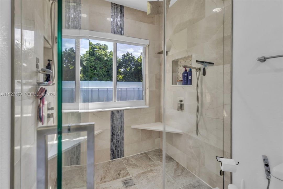 For Sale: $1,650,000 (4 beds, 5 baths, 3044 Square Feet)