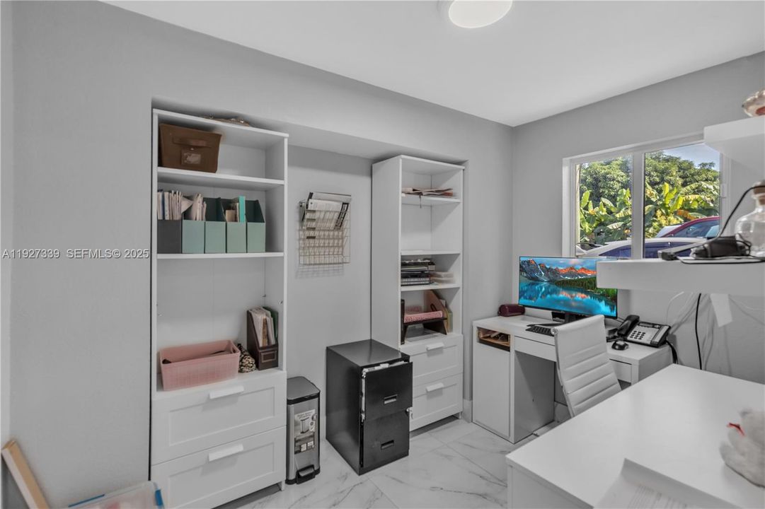 For Sale: $1,650,000 (4 beds, 5 baths, 3044 Square Feet)