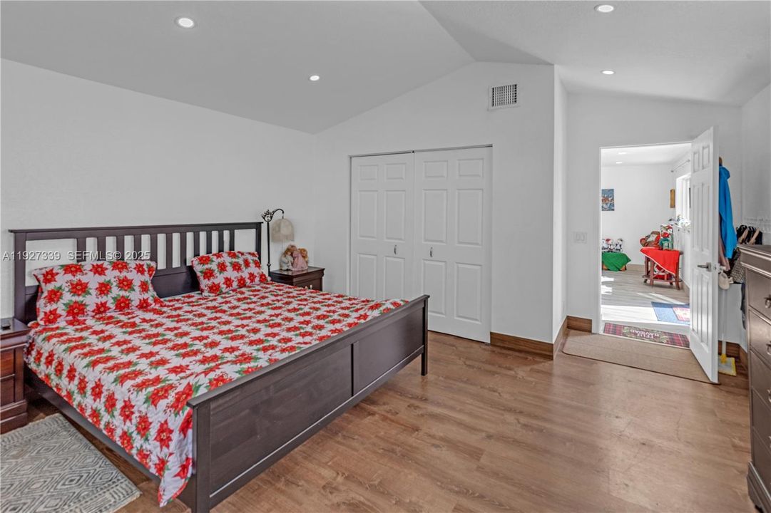 For Sale: $1,650,000 (4 beds, 5 baths, 3044 Square Feet)