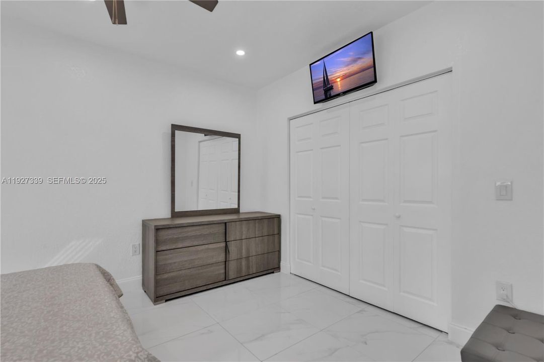 For Sale: $1,650,000 (4 beds, 5 baths, 3044 Square Feet)