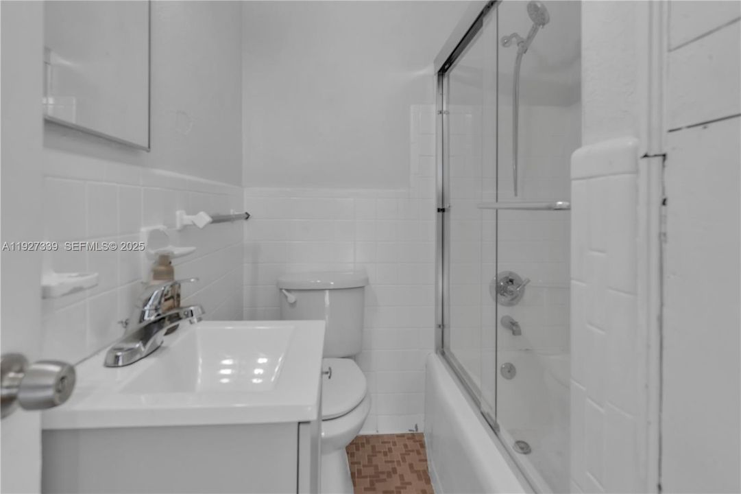 For Sale: $1,650,000 (4 beds, 5 baths, 3044 Square Feet)