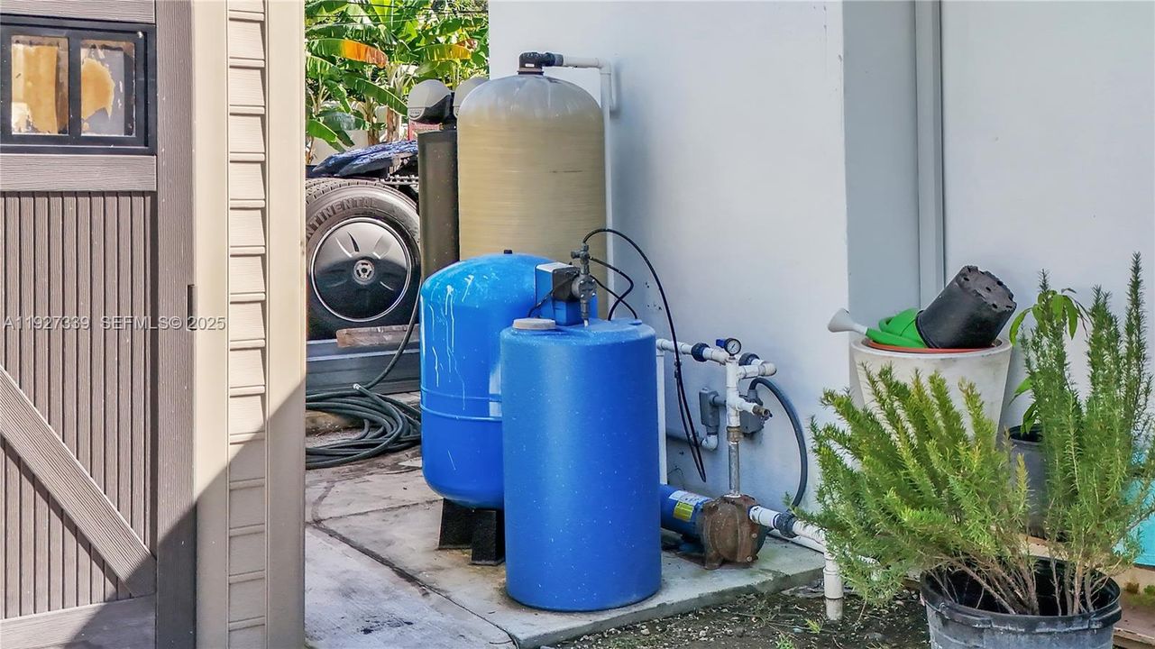 For Sale: $1,650,000 (4 beds, 5 baths, 3044 Square Feet)