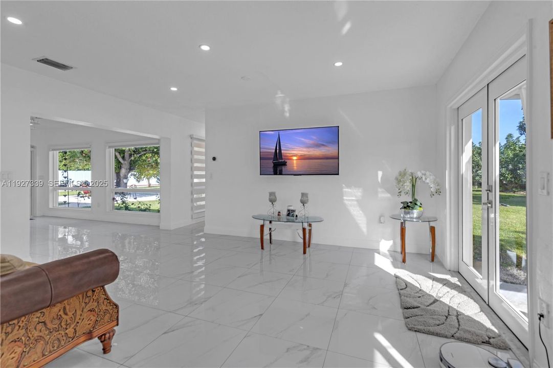 For Sale: $1,650,000 (4 beds, 5 baths, 3044 Square Feet)