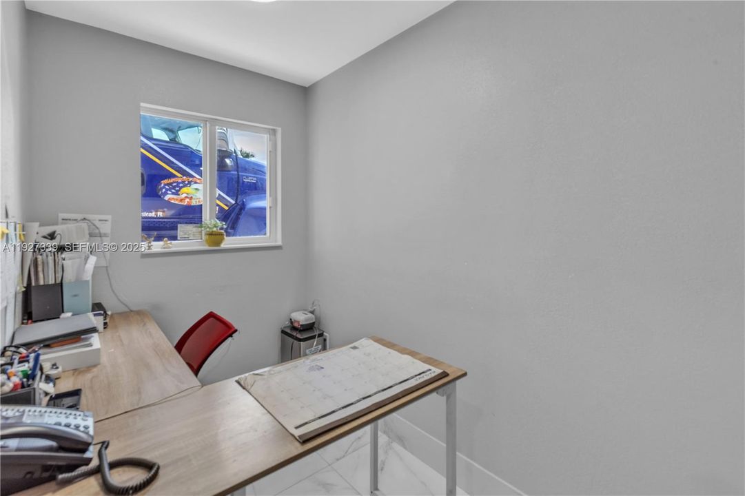 For Sale: $1,650,000 (4 beds, 5 baths, 3044 Square Feet)