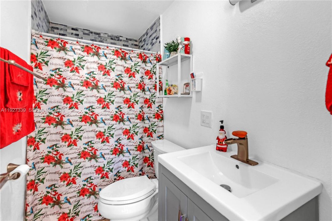 For Sale: $1,650,000 (4 beds, 5 baths, 3044 Square Feet)