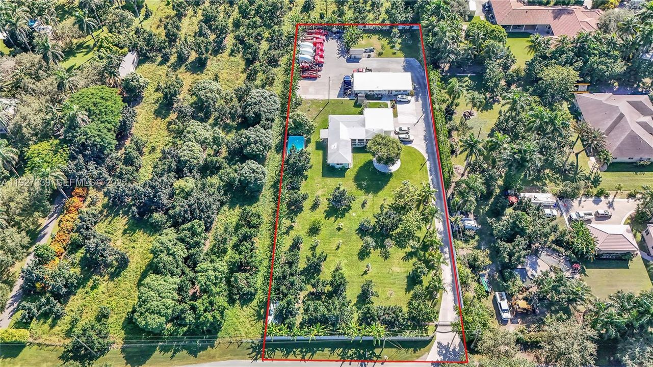 For Sale: $1,650,000 (4 beds, 5 baths, 3044 Square Feet)