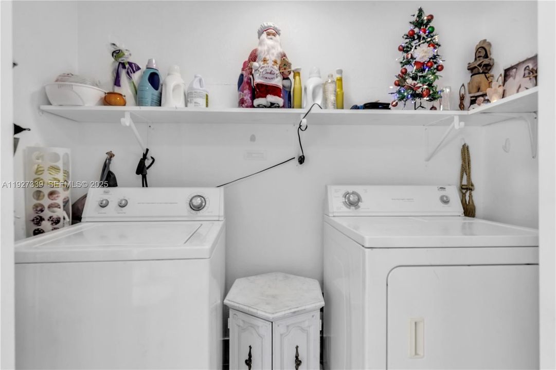 For Sale: $1,650,000 (4 beds, 5 baths, 3044 Square Feet)