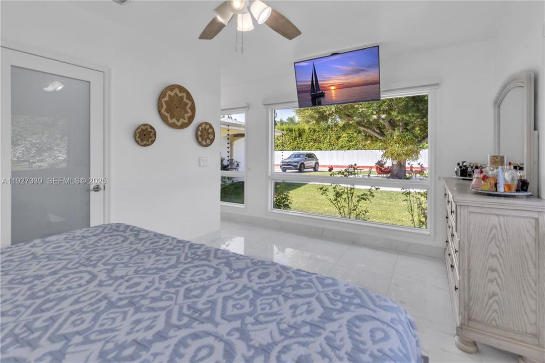 For Sale: $1,650,000 (4 beds, 5 baths, 3044 Square Feet)