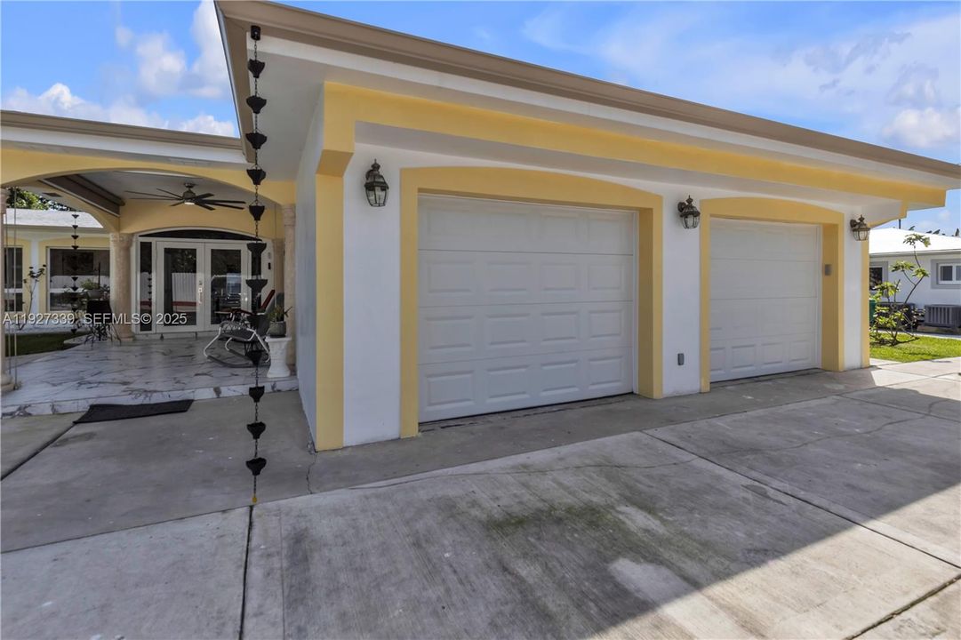 For Sale: $1,650,000 (4 beds, 5 baths, 3044 Square Feet)