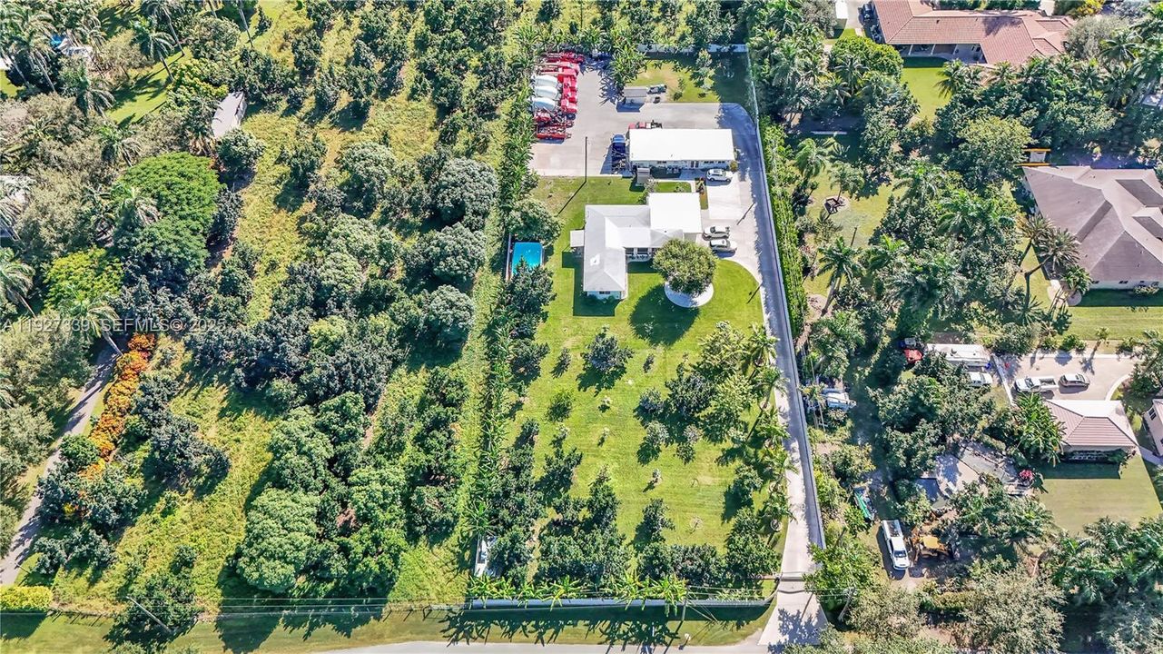 For Sale: $1,650,000 (4 beds, 5 baths, 3044 Square Feet)