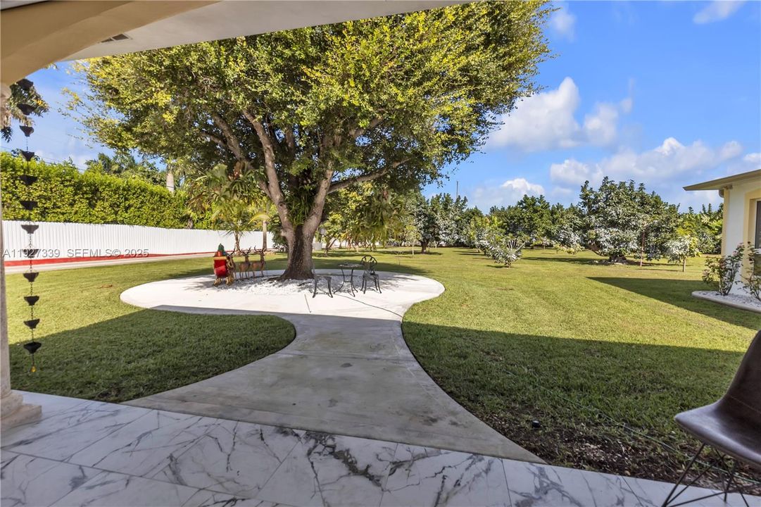 For Sale: $1,650,000 (4 beds, 5 baths, 3044 Square Feet)