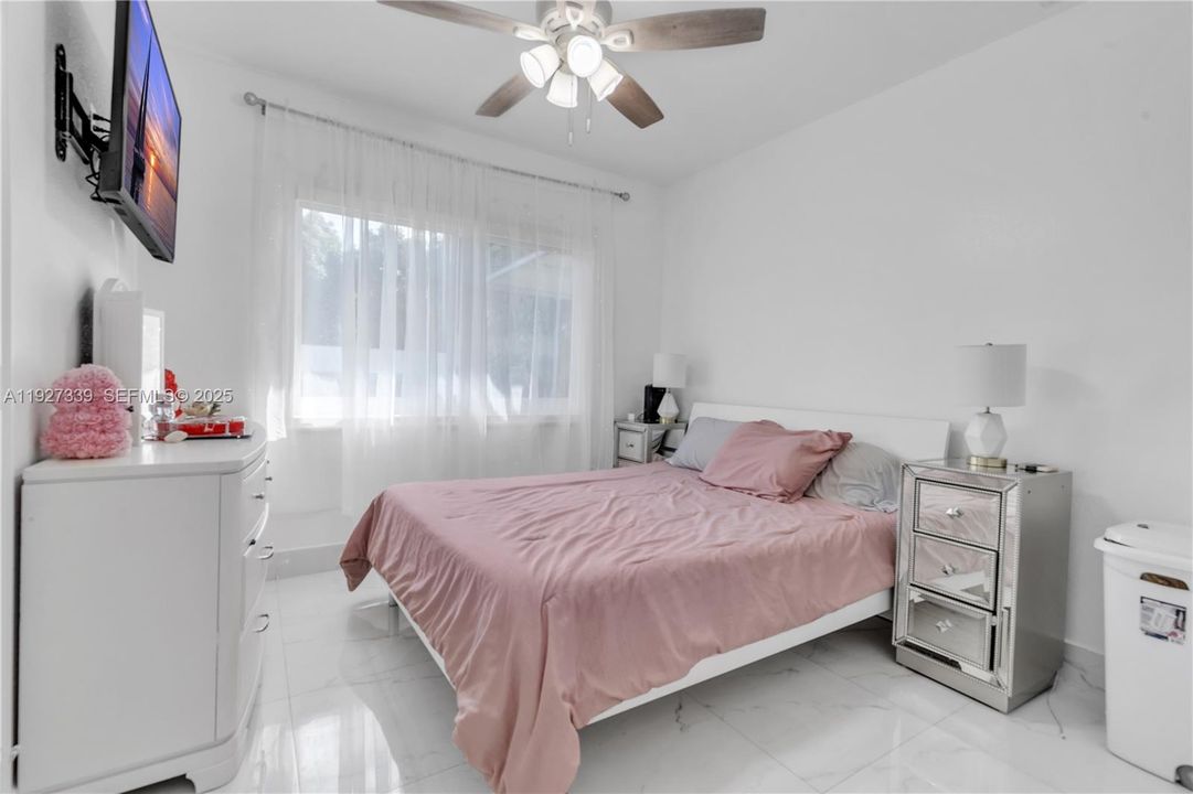 For Sale: $1,650,000 (4 beds, 5 baths, 3044 Square Feet)