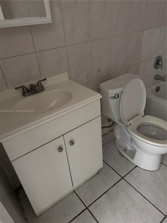 For Sale: $198,000 (2 beds, 1 baths, 753 Square Feet)