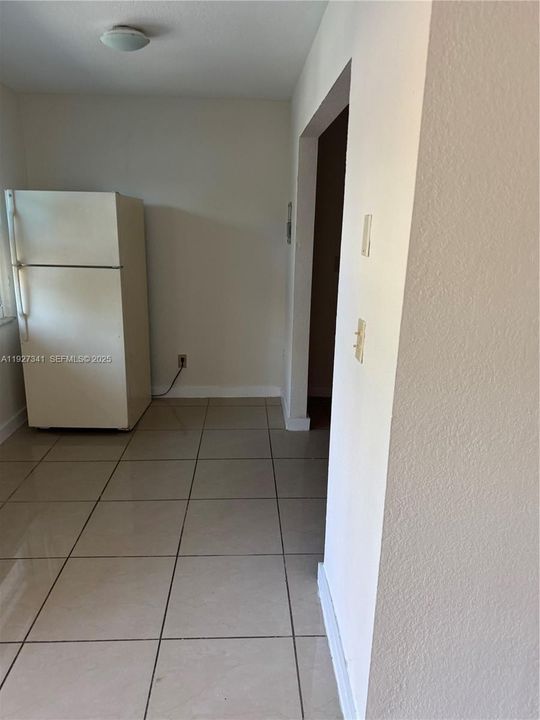 For Sale: $198,000 (2 beds, 1 baths, 753 Square Feet)