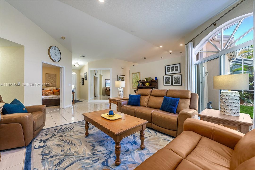 En Venta: $620,000 (3 camas, 2 baños, 1767 Pies cuadrados)