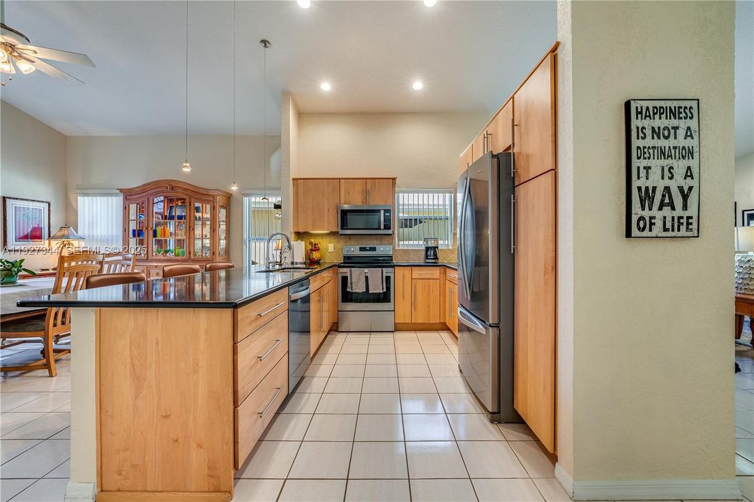 En Venta: $620,000 (3 camas, 2 baños, 1767 Pies cuadrados)