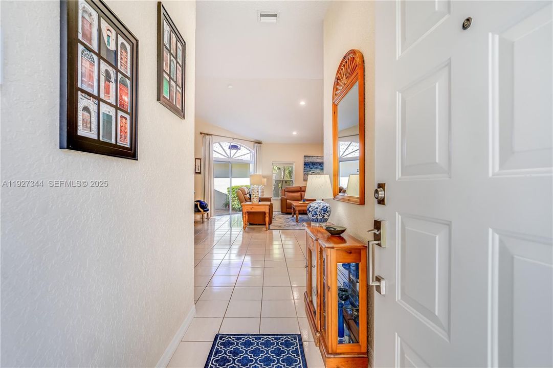 En Venta: $620,000 (3 camas, 2 baños, 1767 Pies cuadrados)