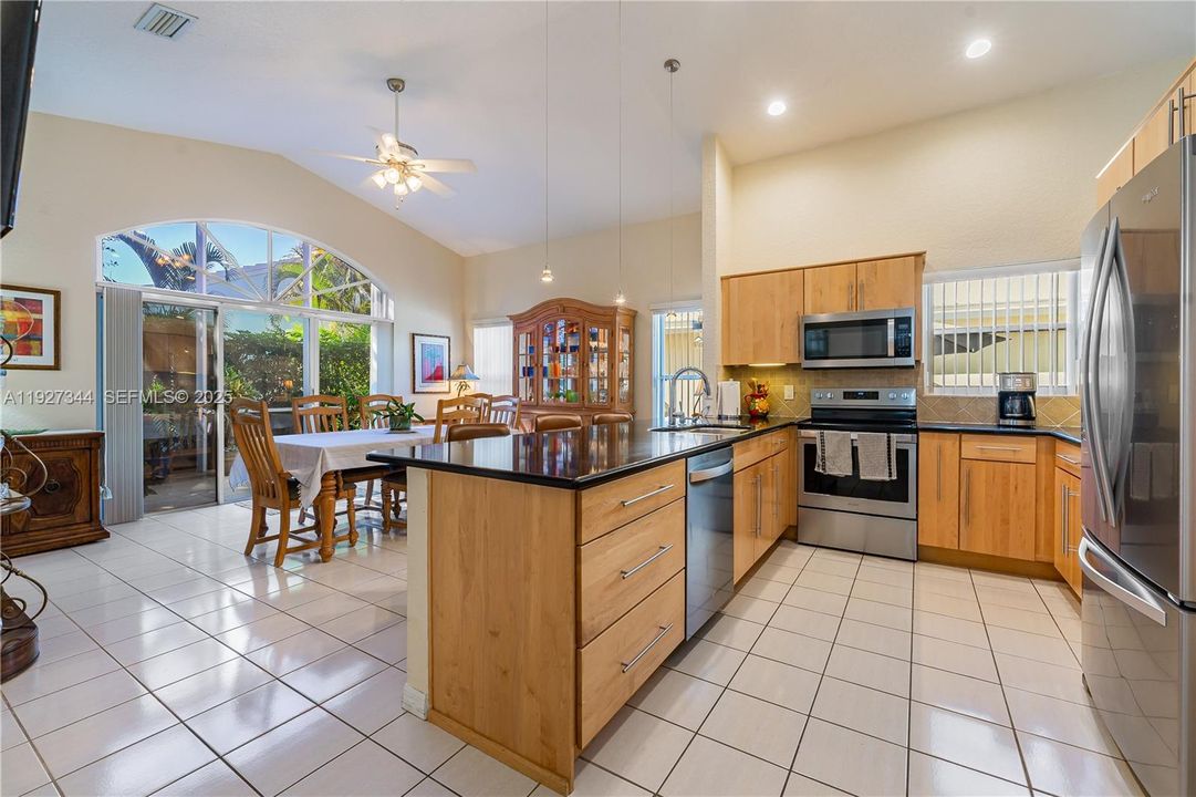 En Venta: $620,000 (3 camas, 2 baños, 1767 Pies cuadrados)