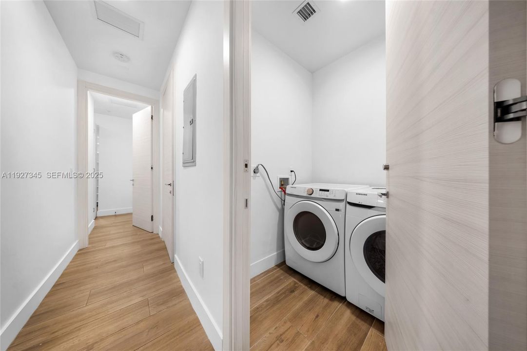 出租: $5,850 (4 贝兹, 5 浴室, 3124 平方英尺)