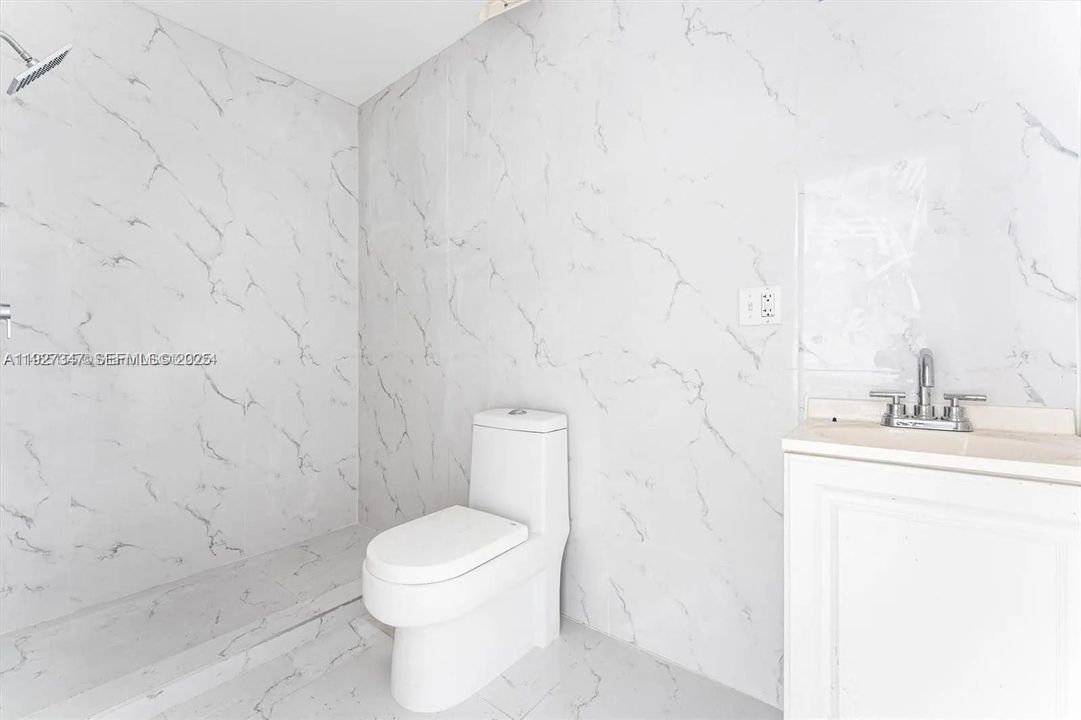 En Renta: $4,000 (4 camas, 3 baños, 1998 Pies cuadrados)