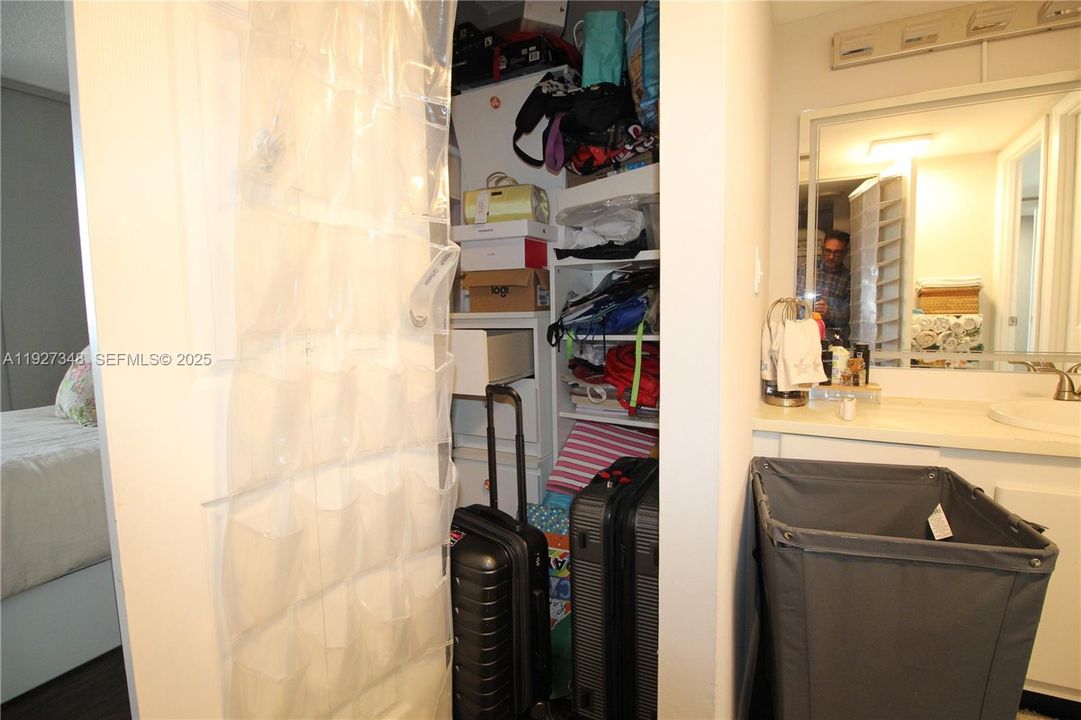 На продажу: $260,000 (1 спален, 1 ванн, 913 Квадратных фут)