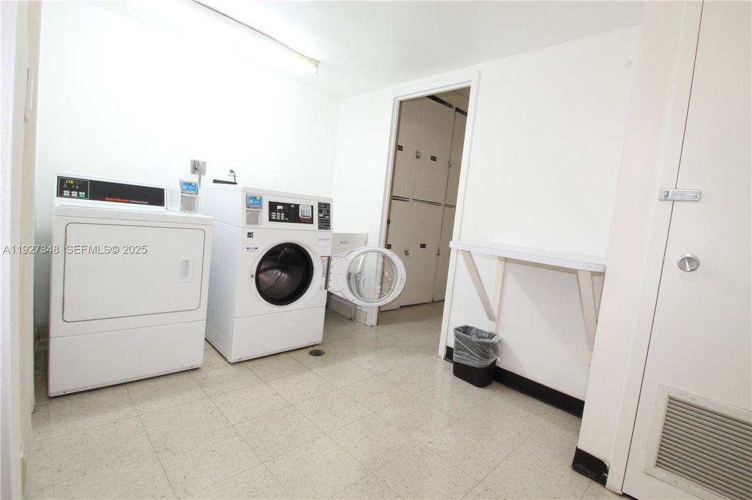 На продажу: $260,000 (1 спален, 1 ванн, 913 Квадратных фут)