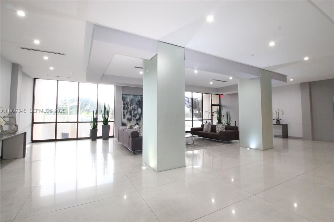 На продажу: $260,000 (1 спален, 1 ванн, 913 Квадратных фут)