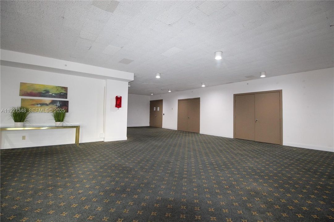 На продажу: $260,000 (1 спален, 1 ванн, 913 Квадратных фут)