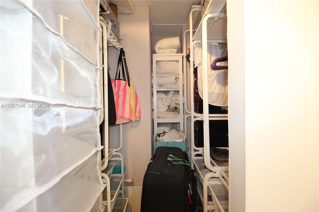 На продажу: $260,000 (1 спален, 1 ванн, 913 Квадратных фут)