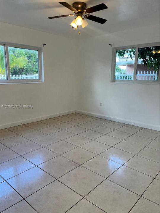 В аренду: $3,200 (3 спален, 2 ванн, 1415 Квадратных фут)