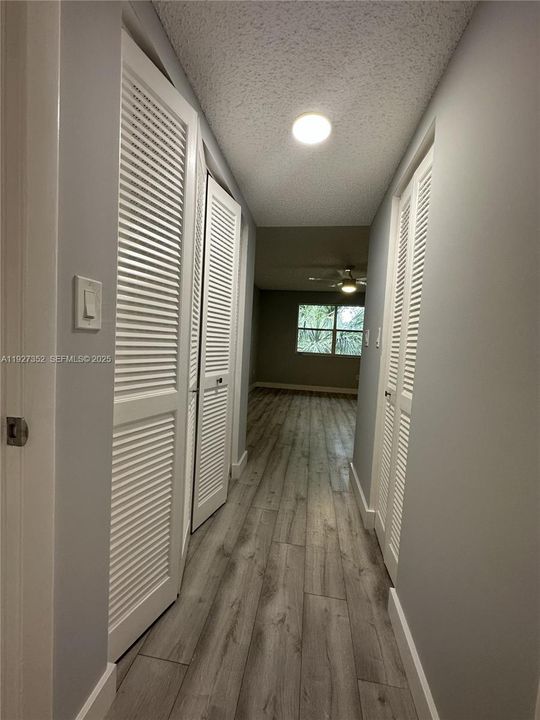 For Rent: $2,300 (2 beds, 2 baths, 1287 Square Feet)