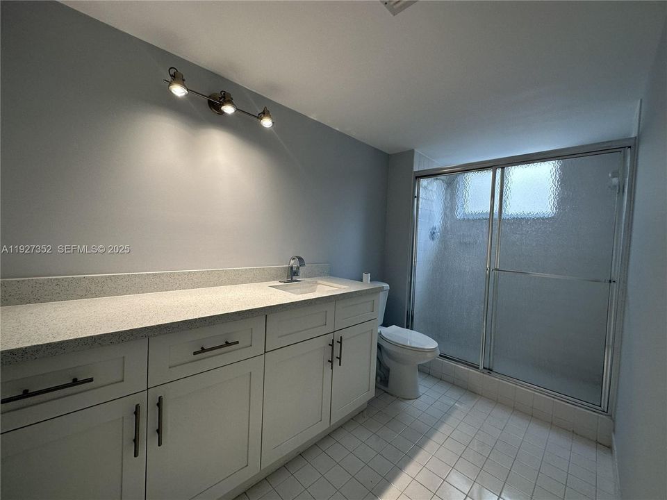 For Rent: $2,300 (2 beds, 2 baths, 1287 Square Feet)