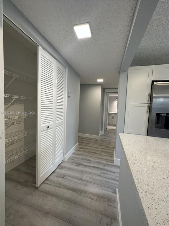 For Rent: $2,300 (2 beds, 2 baths, 1287 Square Feet)