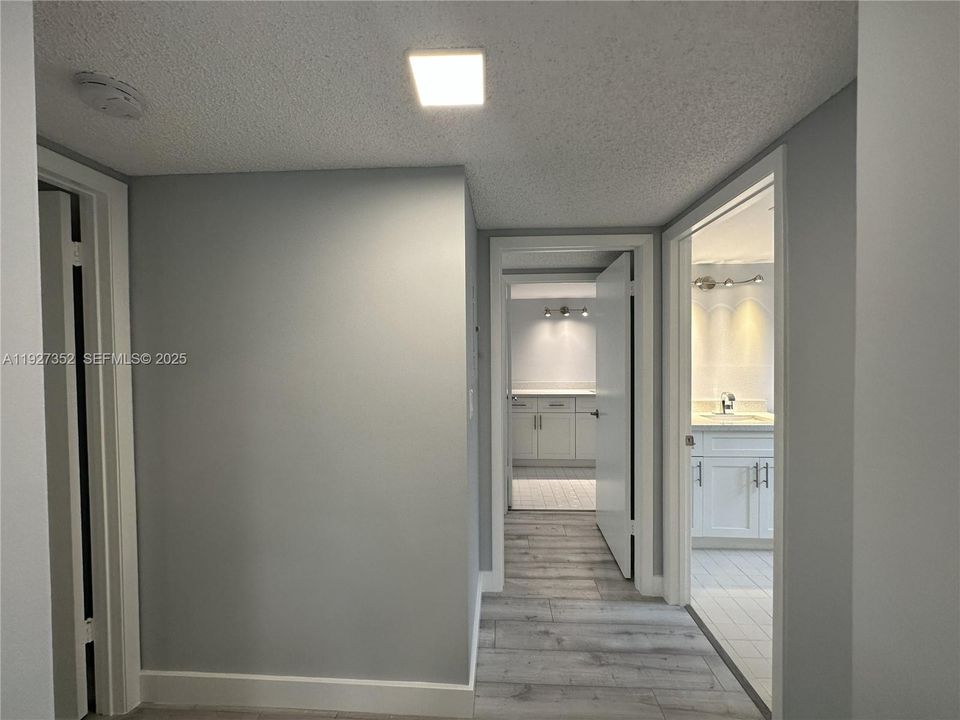 For Rent: $2,300 (2 beds, 2 baths, 1287 Square Feet)
