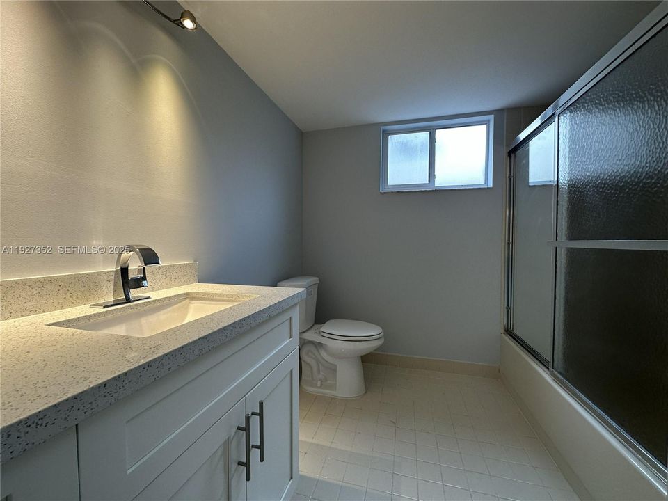 For Rent: $2,300 (2 beds, 2 baths, 1287 Square Feet)