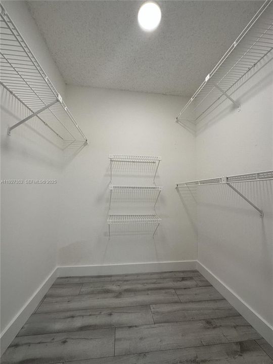 For Rent: $2,300 (2 beds, 2 baths, 1287 Square Feet)