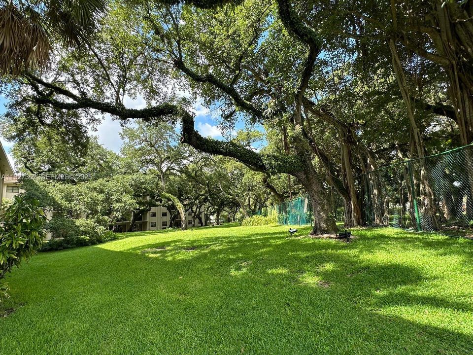 For Rent: $2,300 (2 beds, 2 baths, 1287 Square Feet)