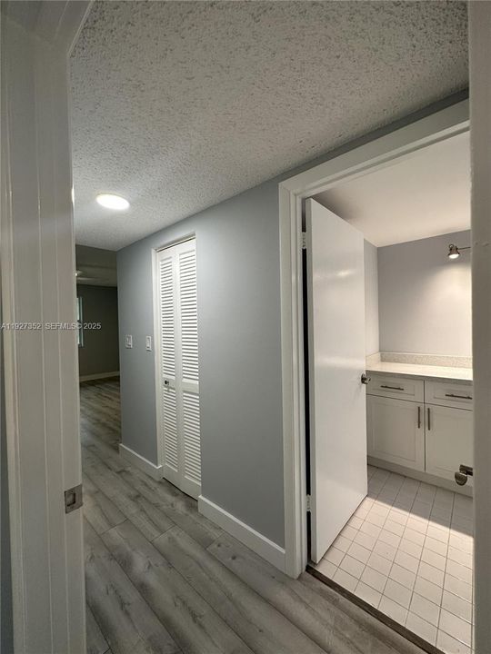 For Rent: $2,300 (2 beds, 2 baths, 1287 Square Feet)