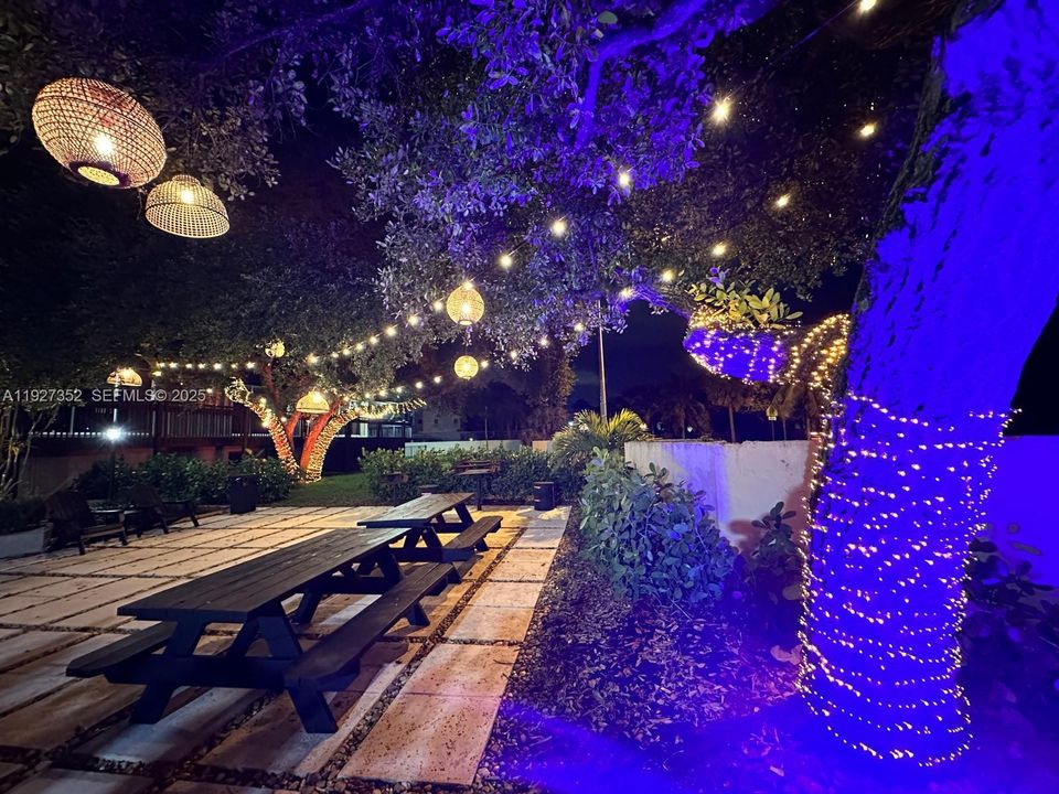 For Rent: $2,300 (2 beds, 2 baths, 1287 Square Feet)