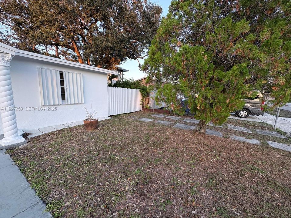 В аренду: $3,000 (3 спален, 2 ванн, 1125 Квадратных фут)