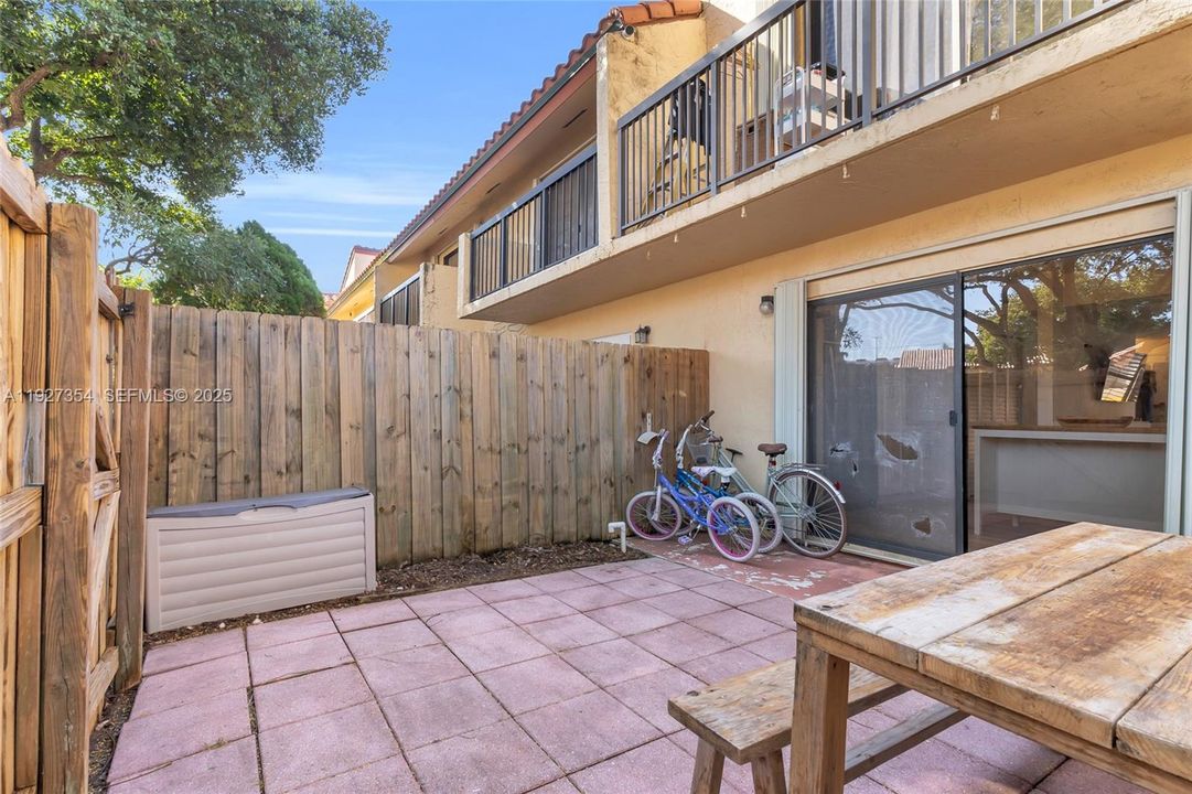 For Sale: $495,000 (2 beds, 2 baths, 1152 Square Feet)