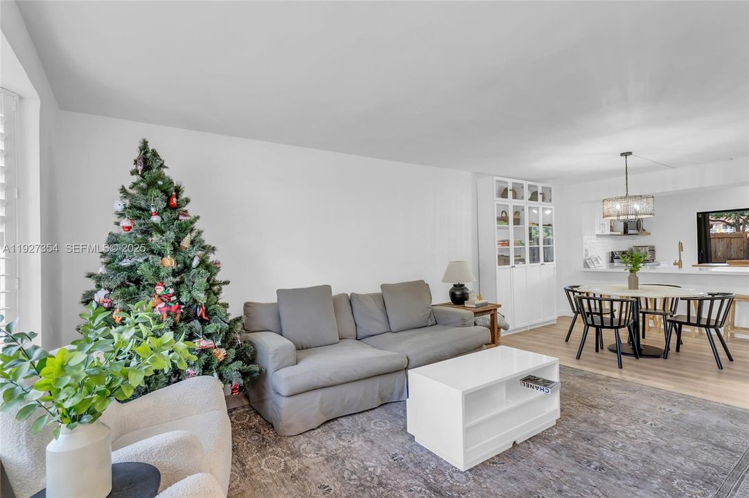 For Sale: $495,000 (2 beds, 2 baths, 1152 Square Feet)