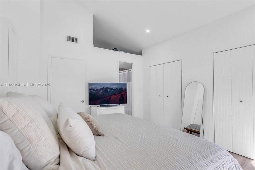 For Sale: $495,000 (2 beds, 2 baths, 1152 Square Feet)