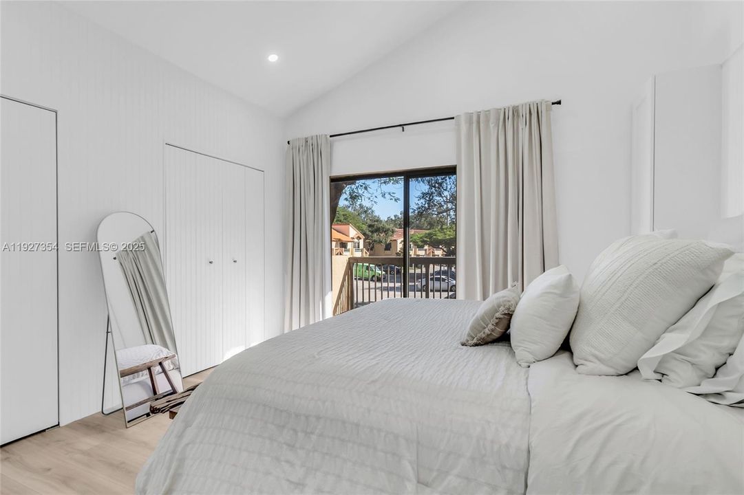 For Sale: $495,000 (2 beds, 2 baths, 1152 Square Feet)