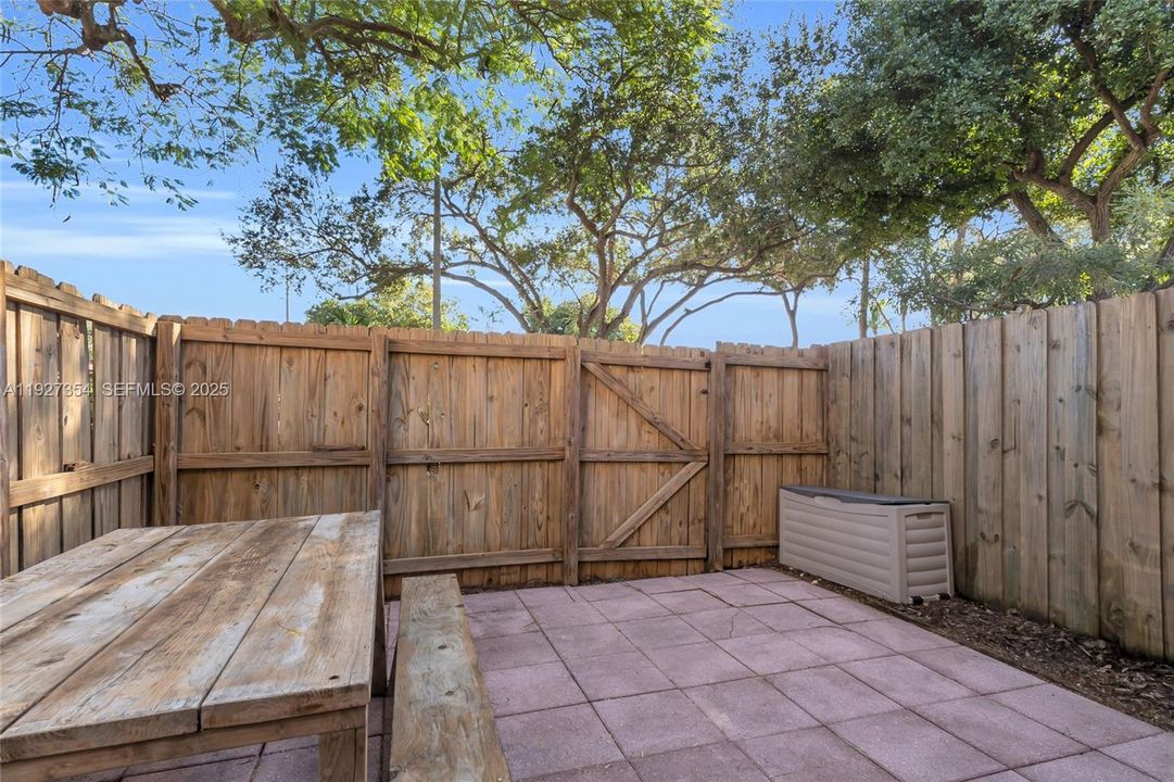 For Sale: $495,000 (2 beds, 2 baths, 1152 Square Feet)