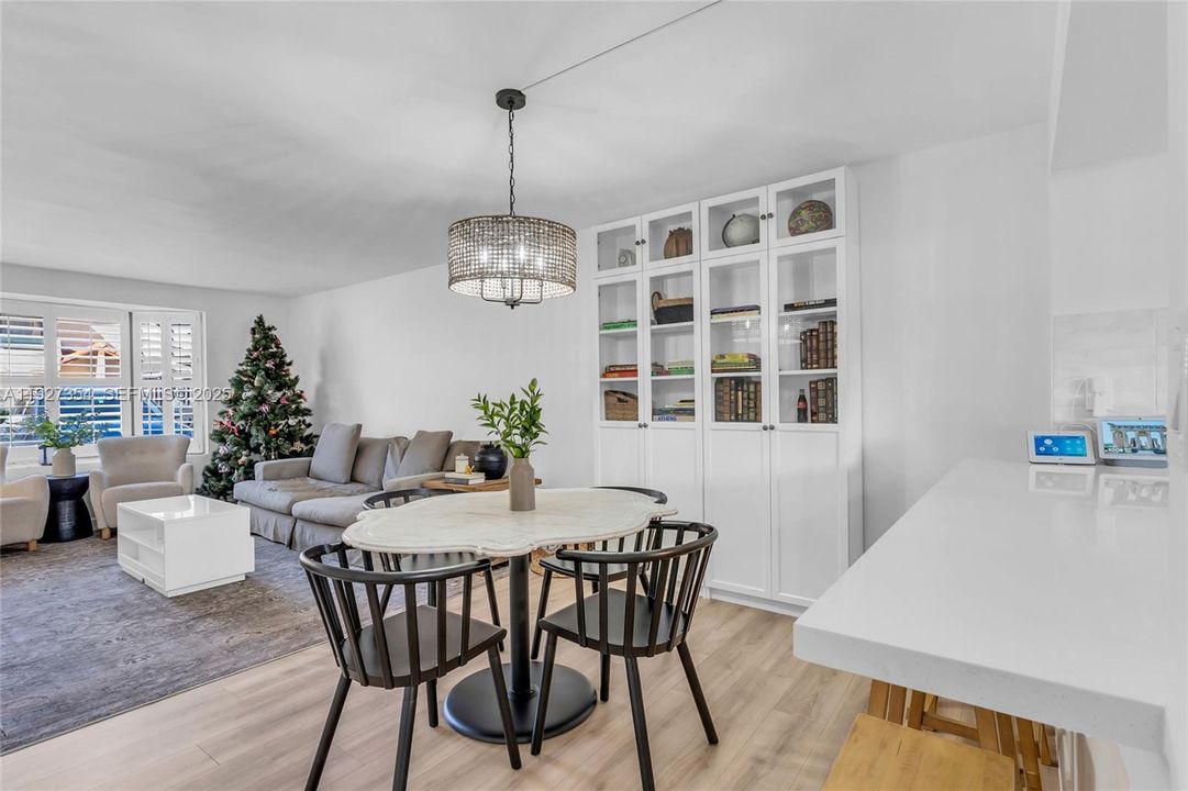 For Sale: $495,000 (2 beds, 2 baths, 1152 Square Feet)